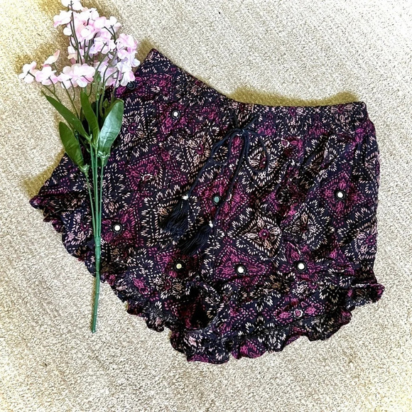 Mudd Printed Mixed Textile Pull-On Short - XS - Picture 1 of 4